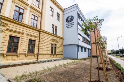 Gymnázium v Přerově snoubí půvab s historií. V Mohelnici vsadili na moderní technologie