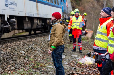 U Jívové se srazily vlaky. Cvičení prověřilo krajské záchranáře
