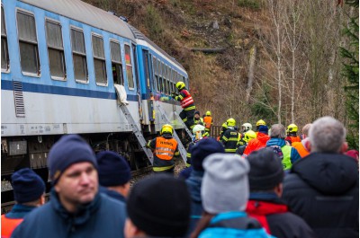 U Jívové se srazily vlaky. Cvičení prověřilo krajské záchranáře