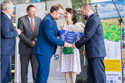 Čechy pod Kosířem si převzaly ocenění v soutěži Vesnice roku Olomouckého kraje