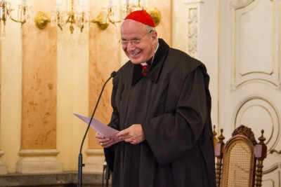 Univerzita Palackého udělila čestný doktorát teologu Christophu Schönbornovi