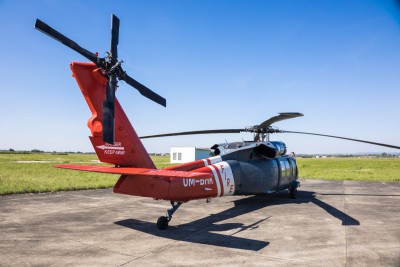 Čeští hasiči si půjčili vrtulníky na hašení požárů. Jeden z nich byl v Přerově, proletěl se ale až do Řecka