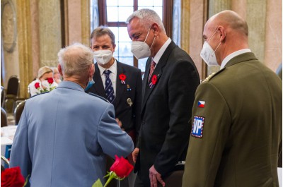 Hejtman uctil památku válečných veteránů