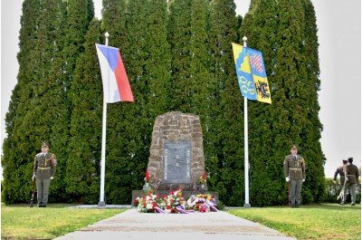 Kraj uctil památku nevinných lidí. Na sklonku války je zavraždili nacisté (Zákřov)