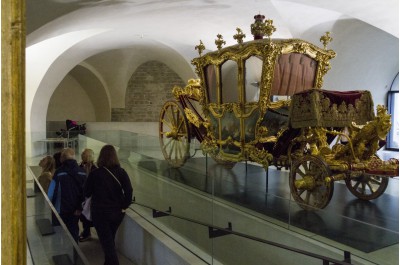 Znovuotevřené Arcidiecézní muzeum nabízí vstup do všech ramen křížové chodby i multimediální expozici