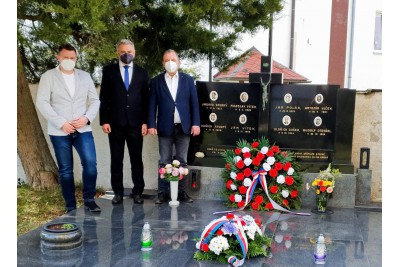 Náměstek hejtmana Dalibor Horák uctil památku obětí bratrušovské tragédie