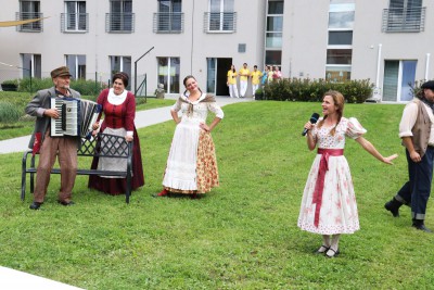 Zahradní slavnost pro klienty SeniorCentra v Olomouci