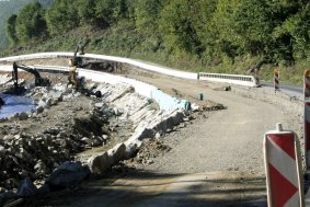 Silnice v Hanušovicích se na měsíc uzavře. Oprava se tím urychlí