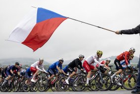 Budoucí hvězdy světového cyklistického pelotonu opět míří do Česka, národní tým míří vysoko