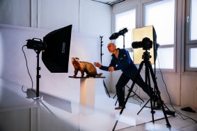 V jesenickém muzeu digitalizuje sbírky světoznámý fotograf