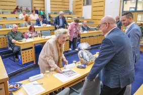 Vzpomínky, které nesmějí zmizet. Hejtman se opět setkal s oběťmi nacistického režimu