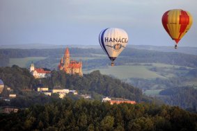 Nad Bouzovem se vznesou balony