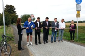 Hejtman otevřel novou cyklostezku z Černovíra do Hlušovic