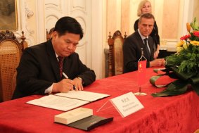 Hejtman Rozbořil podepsal smlouvu o partnerství s čínskou provincií Yunnan