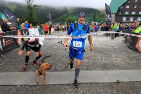 V Jeseníkách slavili tatínkové i budoucí nevěsty, vítězil dogtrekař Vágner