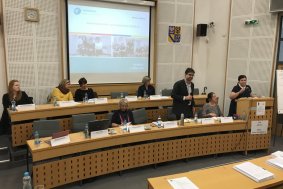 Kraj jednal o problémech lidí s autismem