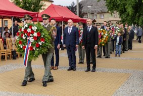 Zástupci kraje se poklonili památce obětí v Novém Malíně