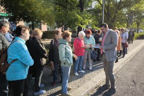 Senioři z Olomouckého kraje zahájili sezonu výletem na Rejvíz i do Zlatých Hor