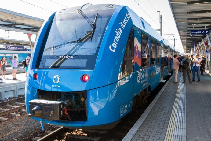 V Olomouci se představil vlak budoucnosti. Jezdí na vodík