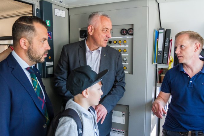 V Olomouci se představil vlak budoucnosti. Jezdí na vodík