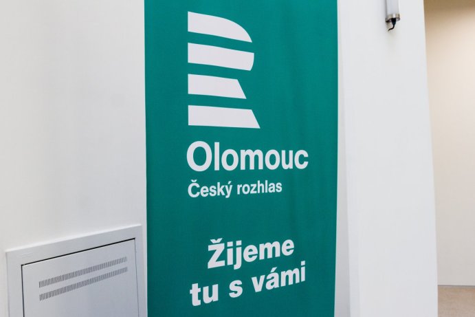 Český rozhlas Olomouc vysílá z nových prostor. Hejtman si zákulisí rádia prohlédnul