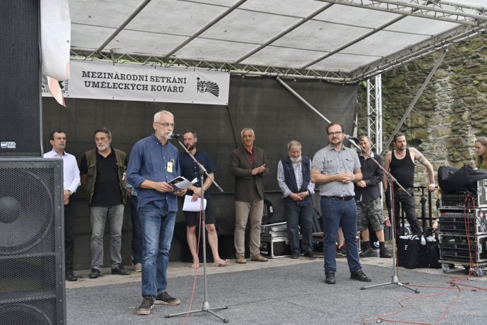 Helfštýn hostil mezinárodní kovářské setkání Hefaiston