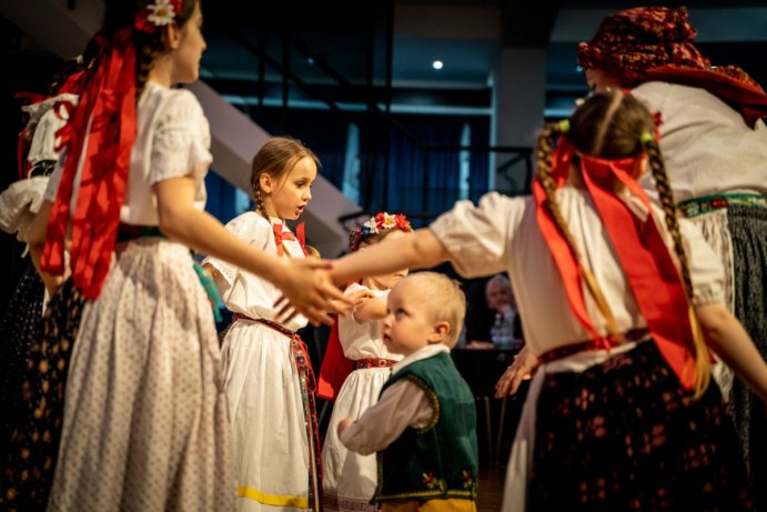 Předmájová veselice podpořila rodiny pěstounů