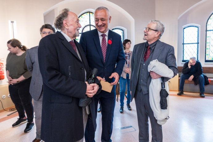 Červený kostel otevřel brány. Symbolický klíč předal hejtman Suchánek