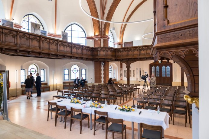 Červený kostel otevřel brány. Symbolický klíč předal hejtman Suchánek