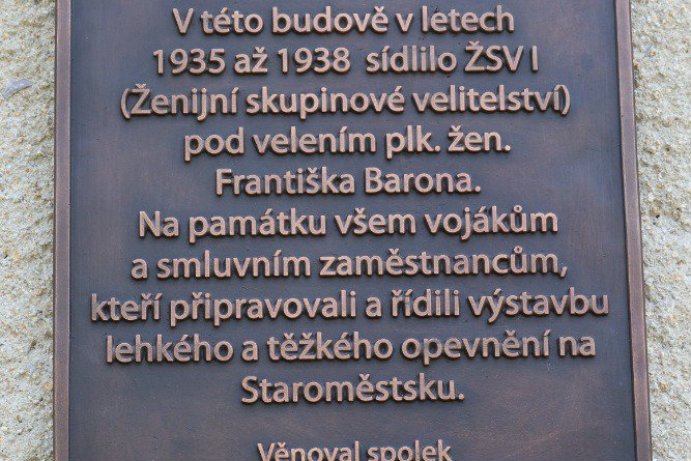 Ženisté mají na Staroměstsku pamětní desku