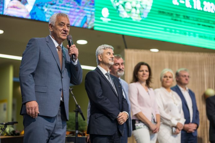 Začala podzimní Flora. Hlavní atrakcí je šestimetrová socha Natura