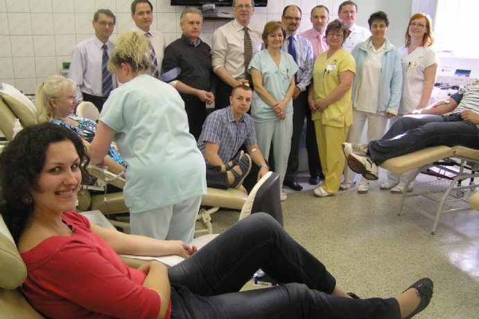 Společné darování krve na hematologicko-transfuzním oddělení nemocnice v Přerově