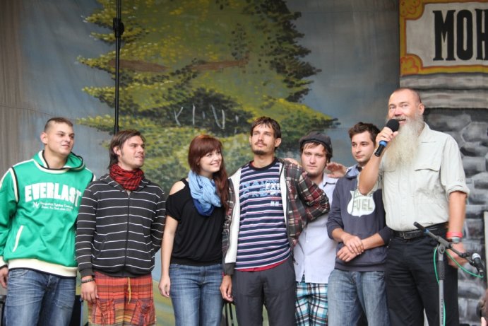 Olomoucká skupina Bujabéza přivezla na Mohelnický dostavník své nové CD s názvem "Potvory di mare".