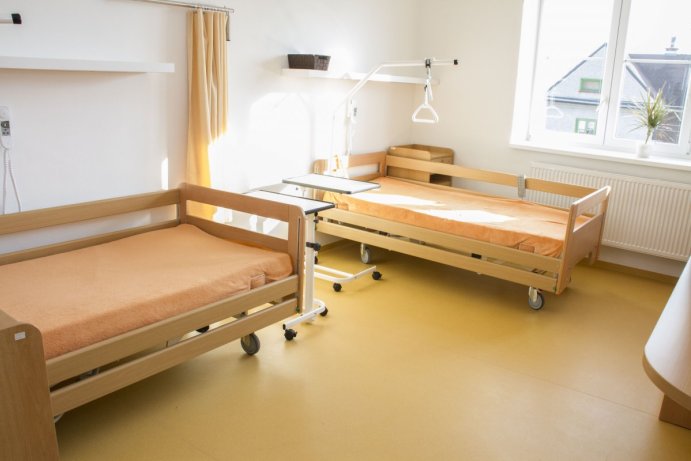 Hejtman Rozbořil otevřel zrekonstruovaný dům seniorů v Náměšti na Hané