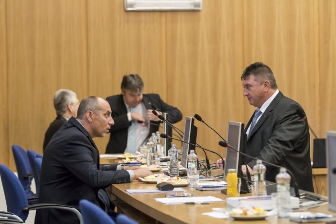 Olomoucký kraj má nové vedení. Hejtmanem je Oto Košta