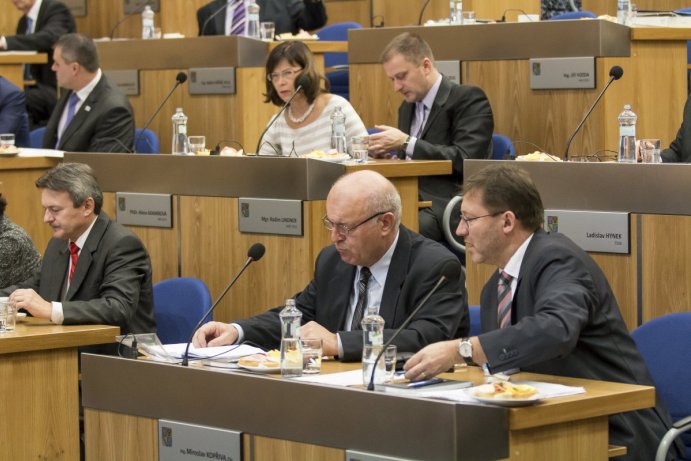 Olomoucký kraj má nové vedení. Hejtmanem je Oto Košta