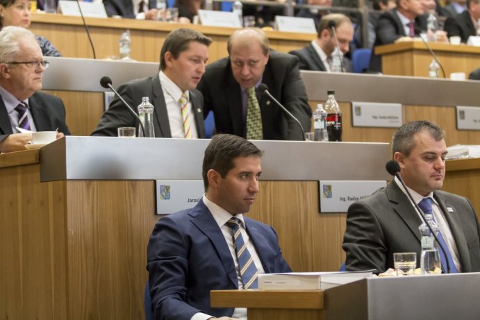 Olomoucký kraj má nové vedení. Hejtmanem je Oto Košta