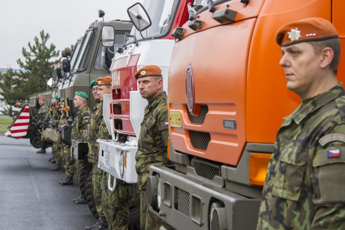 Hejtman uctil památku obětí vojenských konfliktů a poděkoval válečným veteránům