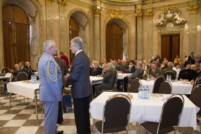 Hejtman uctil památku obětí vojenských konfliktů a poděkoval válečným veteránům