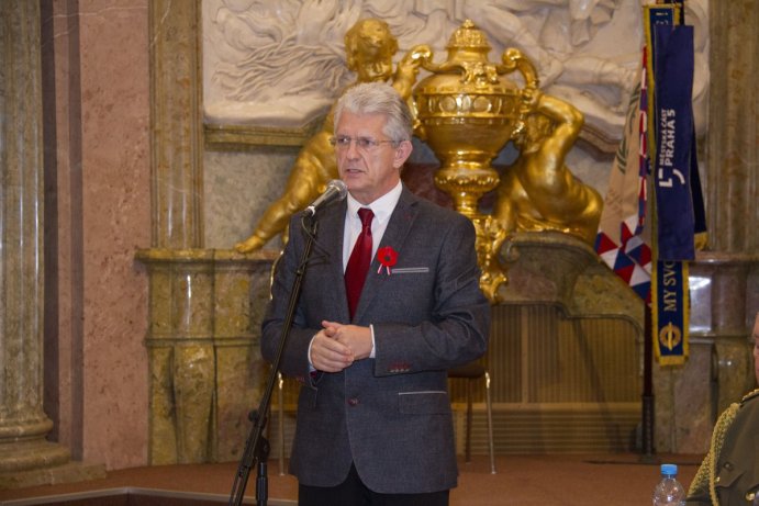 Hejtman uctil památku obětí vojenských konfliktů a poděkoval válečným veteránům