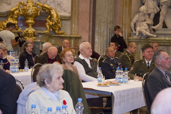 Hejtman uctil památku obětí vojenských konfliktů a poděkoval válečným veteránům