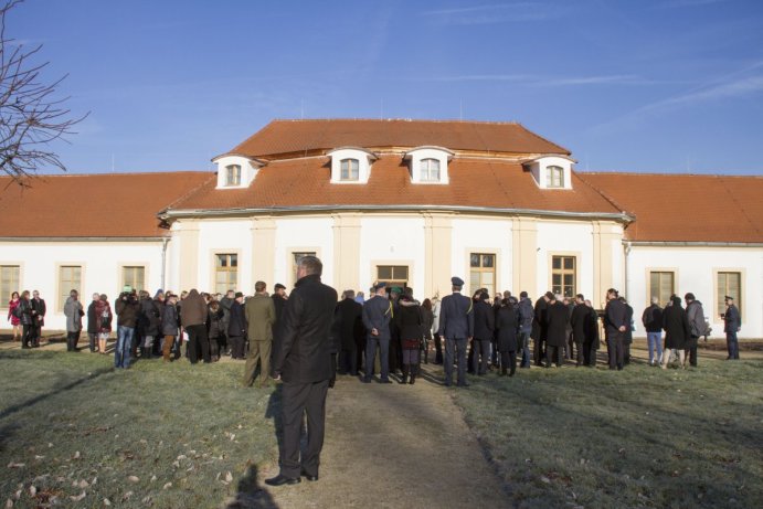 Dětské oddělení, které se bude komplexně zabývat následnou intenzivní péčí, dnes slavnostně otevřeli ve Vojenské nemocnici v Olomouci. Specializované pracoviště je jediné svého druhu v České republice.
