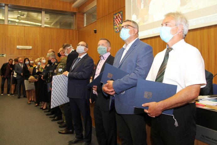 Hejtman udělil 12 medailí. Patří vám všem
