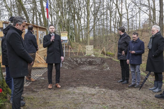 Zástupci kraje si připomněli 80. výročí bratrušovské tragédie