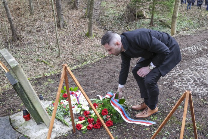 Zástupci kraje si připomněli 80. výročí bratrušovské tragédie