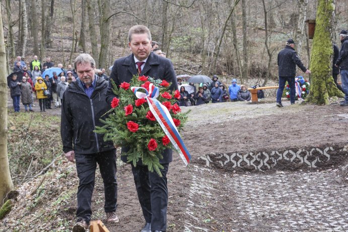 Zástupci kraje si připomněli 80. výročí bratrušovské tragédie