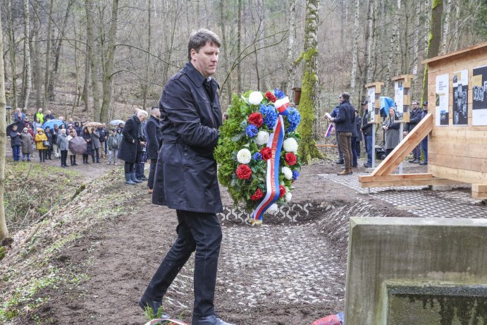 Zástupci kraje si připomněli 80. výročí bratrušovské tragédie