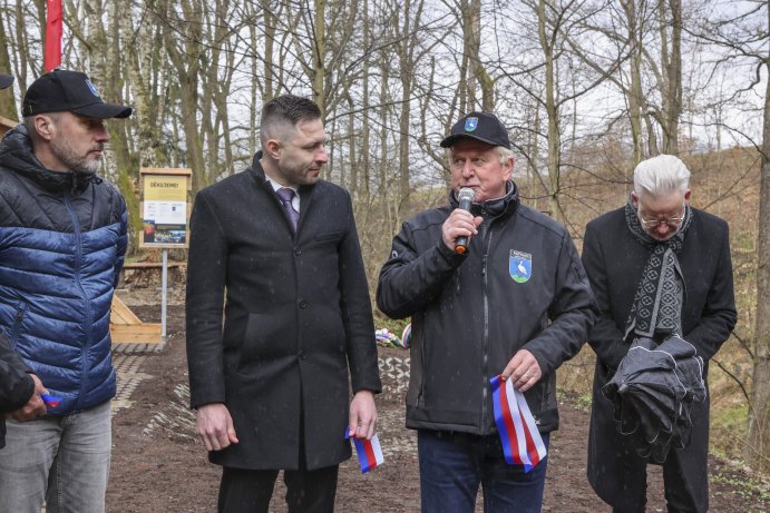 Zástupci kraje si připomněli 80. výročí bratrušovské tragédie