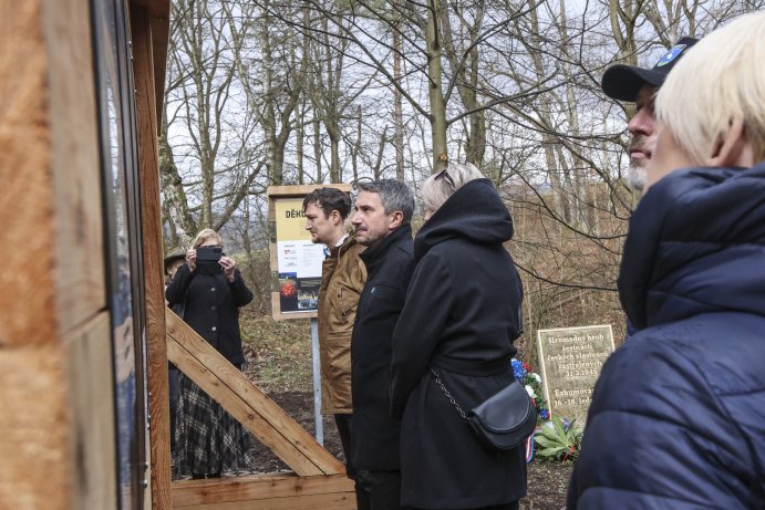 Zástupci kraje si připomněli 80. výročí bratrušovské tragédie