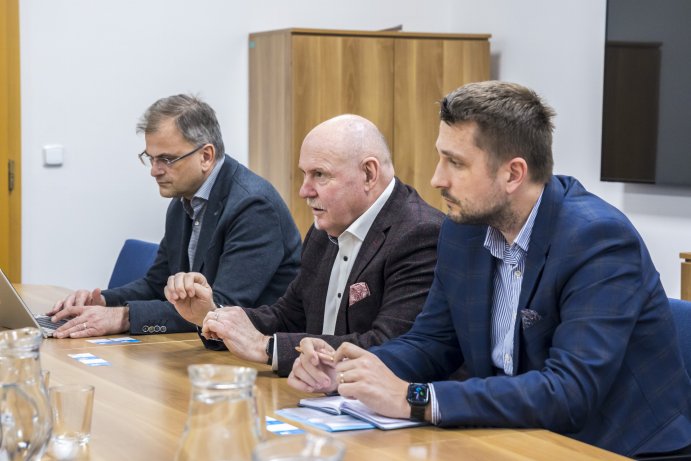 Posílení spolupráce. Kraj jednal se Svazem průmyslu a dopravy